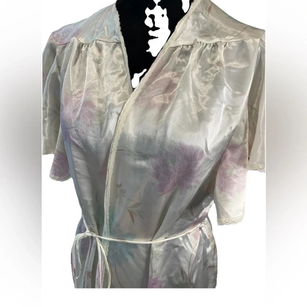 Val Mode lingerie ladies short silky kimono style bathroom size medium‎ romantic